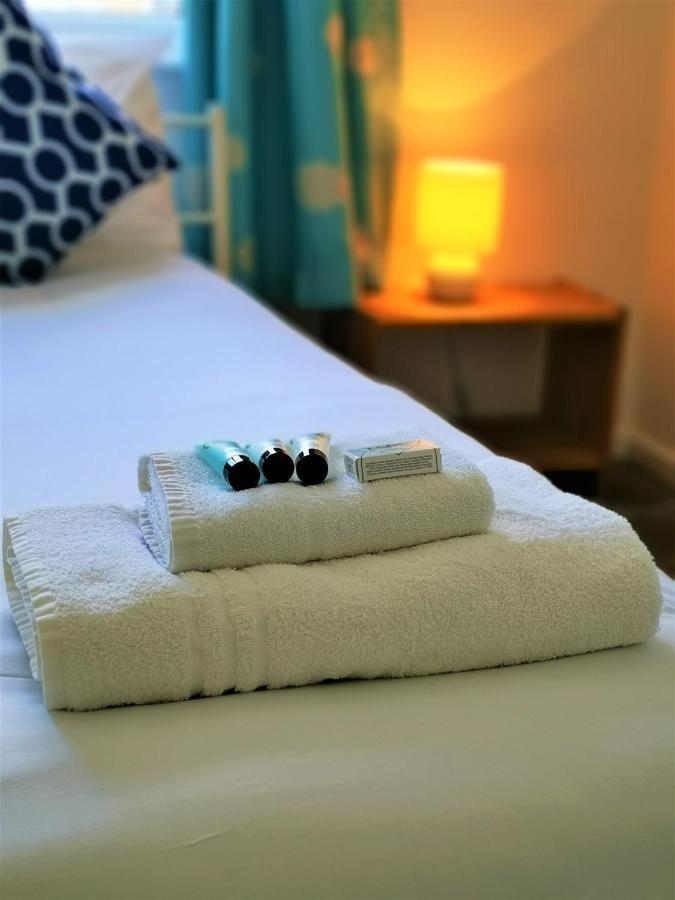 Апартаменты Marina Living With Parking, Balcony, Quiet And Secure Брайтонн Экстерьер фото