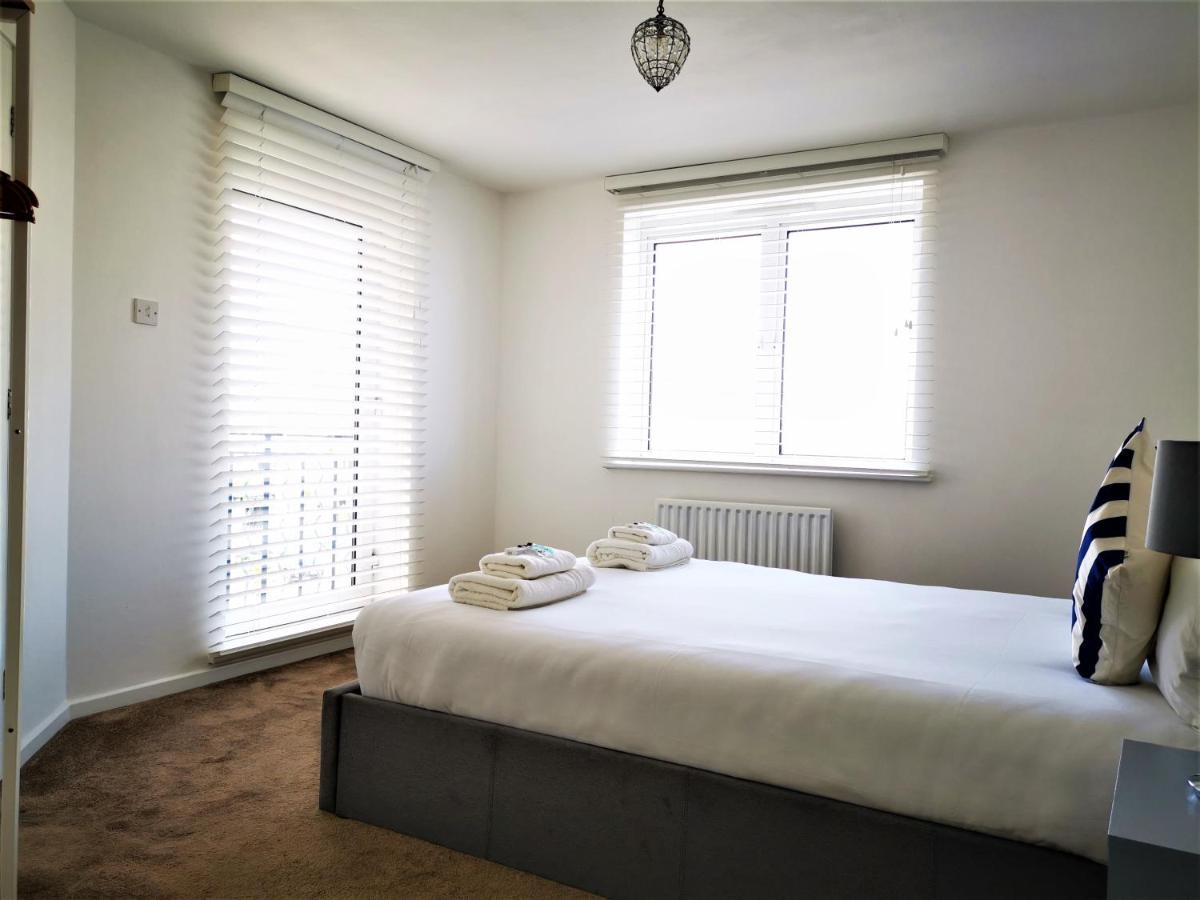 Апартаменты Marina Living With Parking, Balcony, Quiet And Secure Брайтонн Экстерьер фото